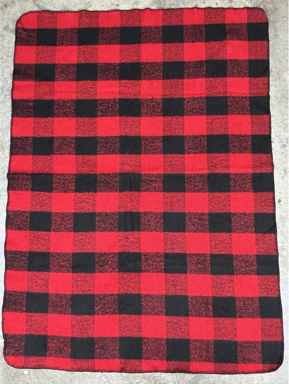 VTG Acrylic Buffalo Plaid Red & Black Stadium Blanket 59x42 Sports San Marcos